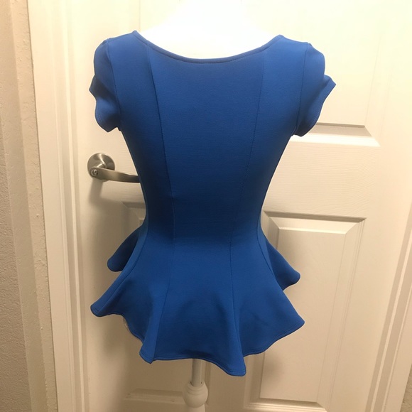 Blue form flattering blouse - Picture 8 of 8